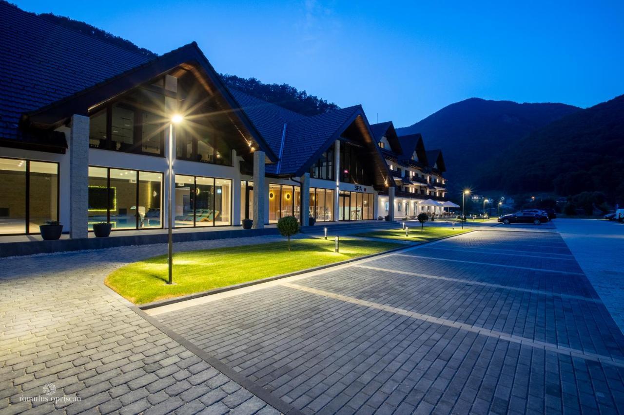 Nedei Hotel&Spa Transalpina Martinie Exterior foto